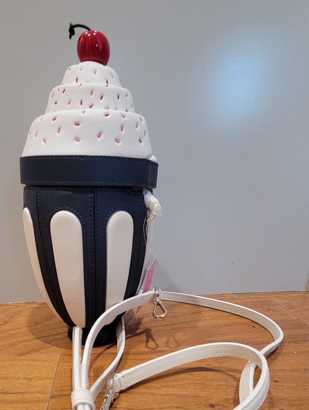 Kate Spade NY Novelty Ice Cream Sundae Crossbody Bag in White and Navy NWT